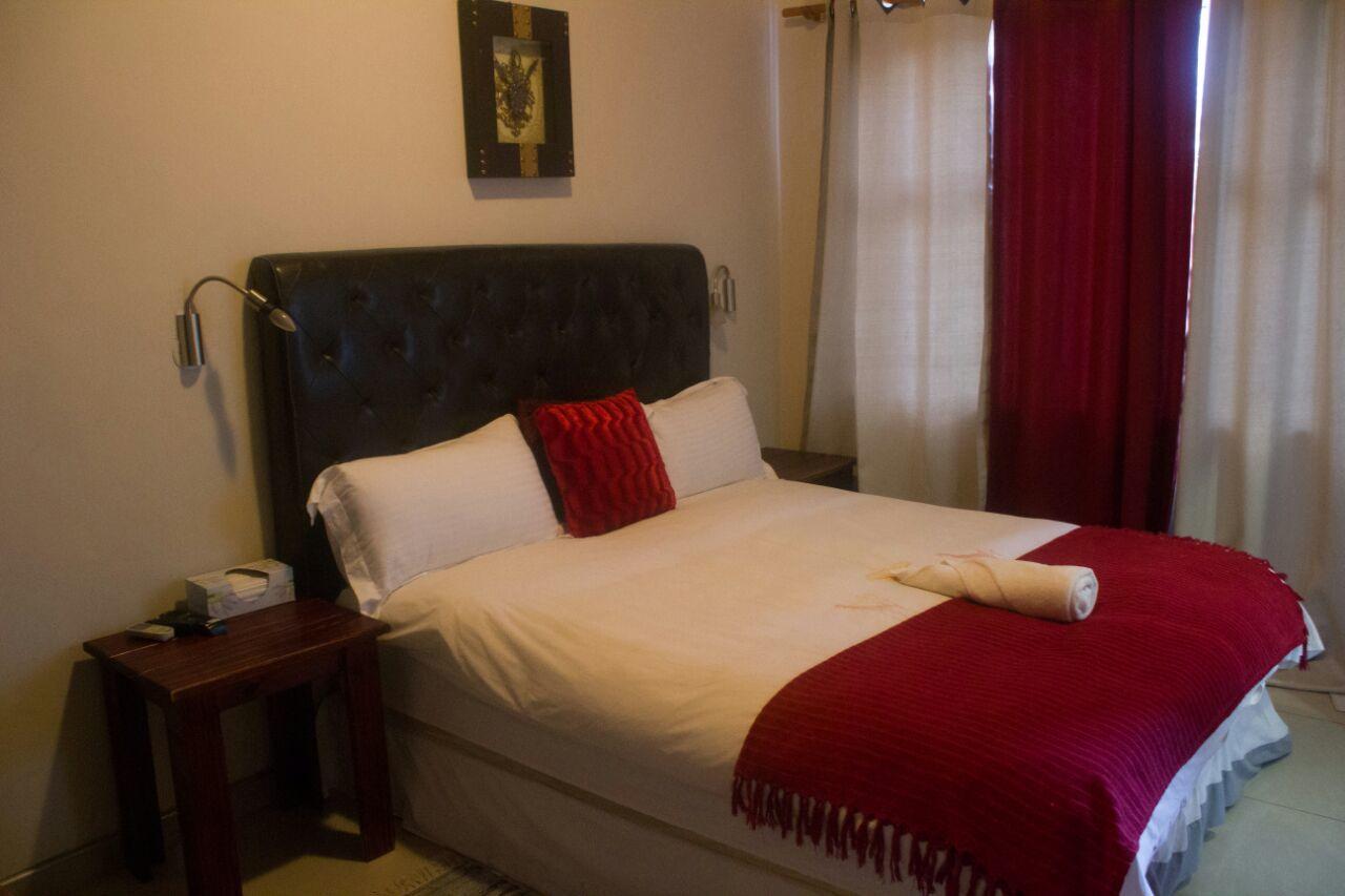 Pension Hotel Kamho Windhoek Esterno foto