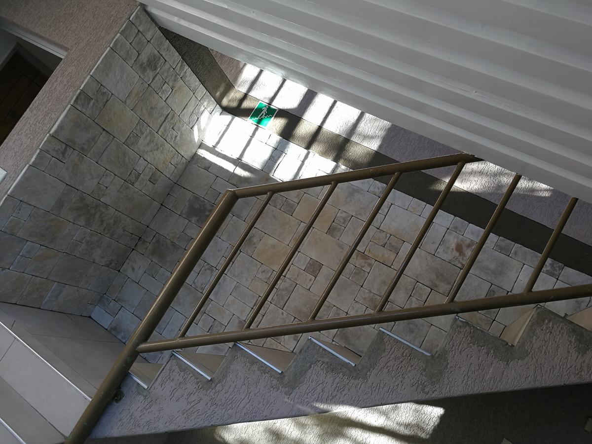 Pension Hotel Kamho Windhoek Esterno foto