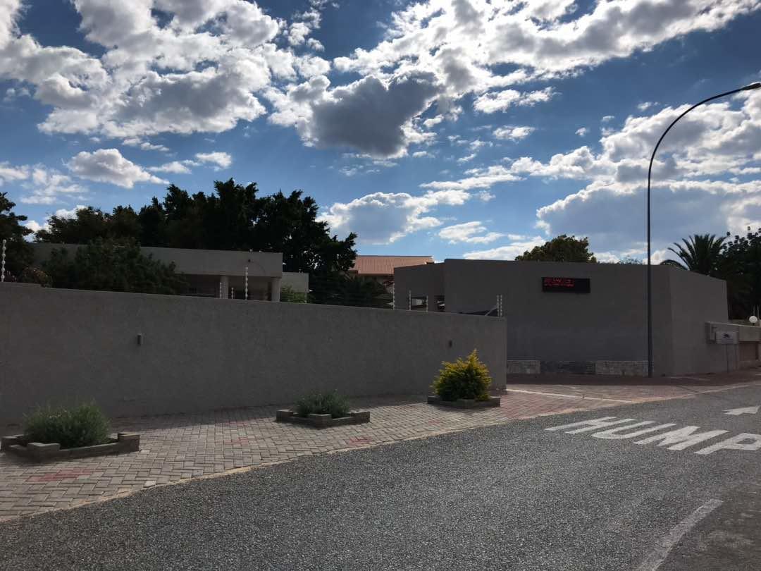 Pension Hotel Kamho Windhoek Esterno foto