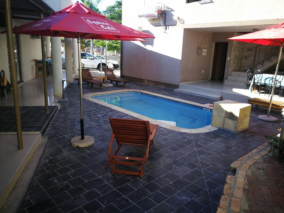 Pension Hotel Kamho Windhoek Esterno foto